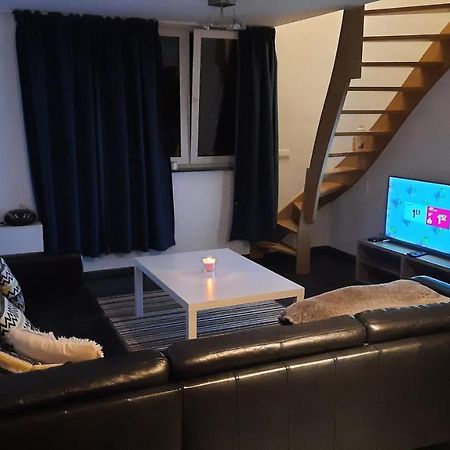 Appartement Duplex Pour 3-4 Personnes A Ciney Eksteriør billede