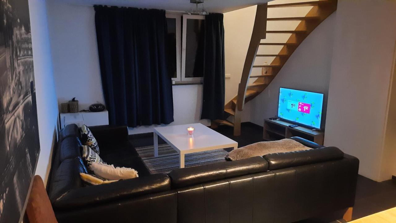 Appartement Duplex Pour 3-4 Personnes A Ciney Eksteriør billede
